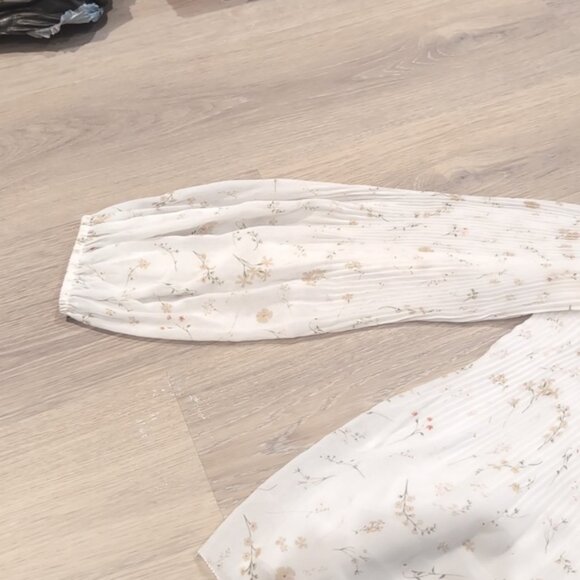 Aritzia Wilfred Daydreamer Floral Blouse - Picture 8 of 12